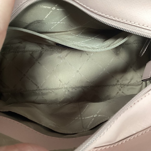 Michael Kors Dillon Large Zip Top Saffiano Leather Handbag Pink 💕💕 - Picture 11 of 13
